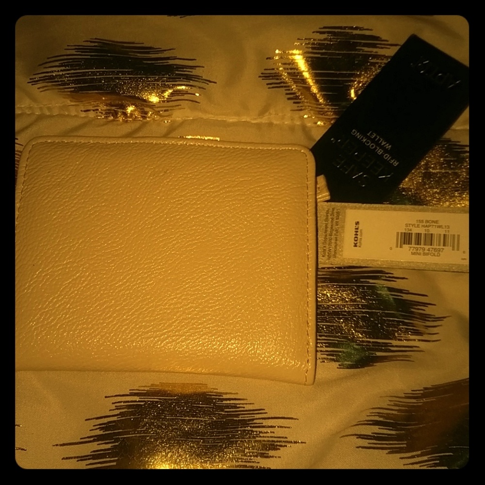 Apt.9 brand new wallet